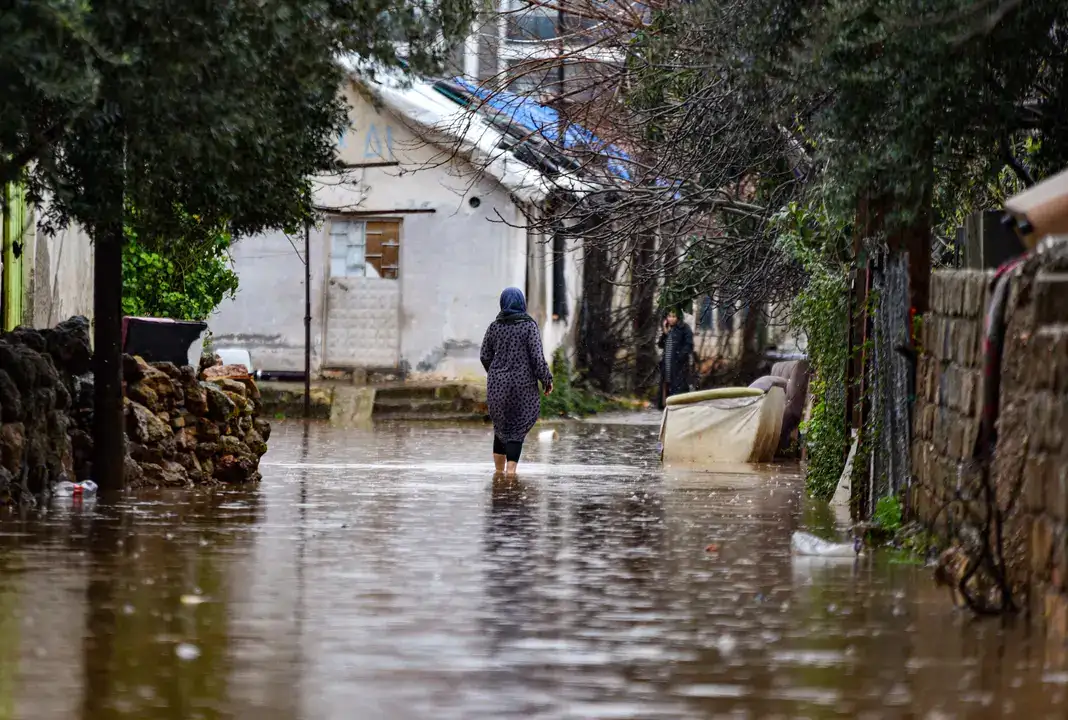 Antalya'da 40 Günlük Yağmur 4 Saatte Yağıyor! 7